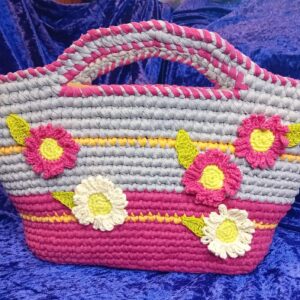 Daisy Daydream - a crocheted handbag.
